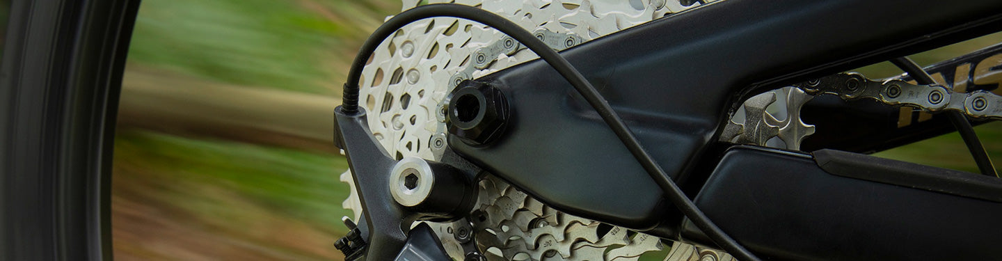 Cables y fundas para el desviador o cambio trasero de una bicicleta